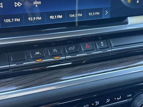 Used 2022 Chevrolet Silverado 1500 LT image 24