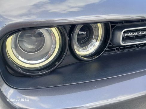 Used 2019 Dodge Challenger SXT RWD image 19