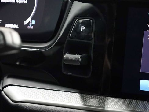 Used 2024 Porsche Cayenne image 27