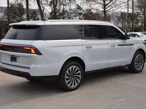 New 2025 Lincoln Navigator L Black Label image 13