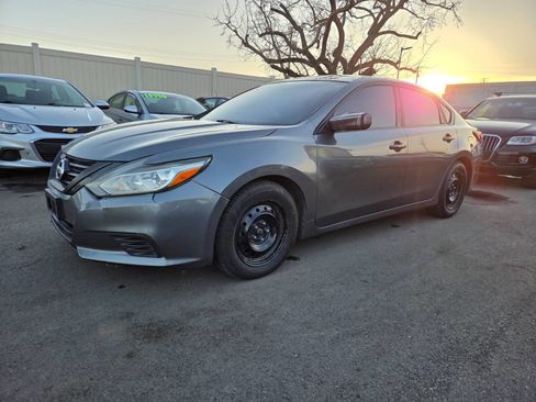 Used 2018 Nissan Altima 2.5 S w/ S Convenience Package image 1