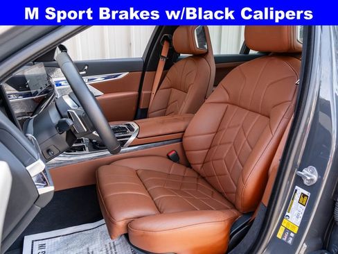 Used 2024 BMW i7 xDrive60 w/ Executive Package AWD/4WD image 15