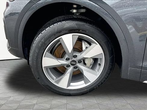 Used 2023 Audi Q5 2.0T Premium Plus w/ Premium Plus Package AWD/4WD image 8