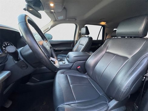 Used 2024 Ford Expedition Max XLT image 8