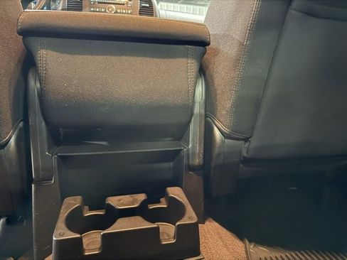 Used 2010 GMC Sierra 2500 SLE image 31