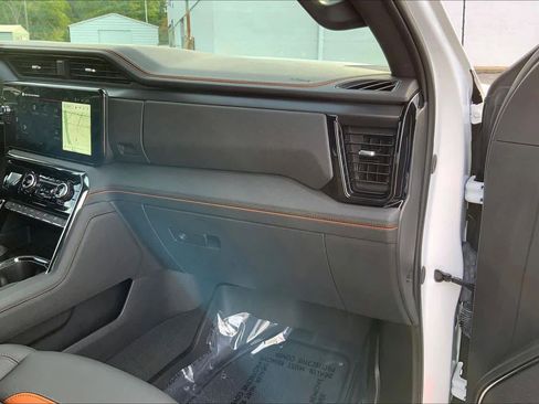 Used 2026 GMC Sierra 1500 AT4 w/ AT4 Premium Package AWD/4WD image 18