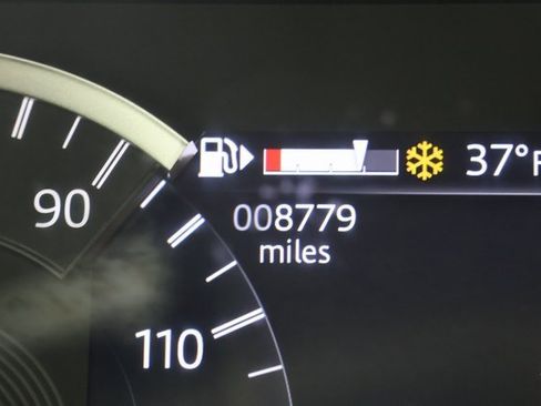 Used 2023 Land Rover Discovery S R-Dynamic image 13