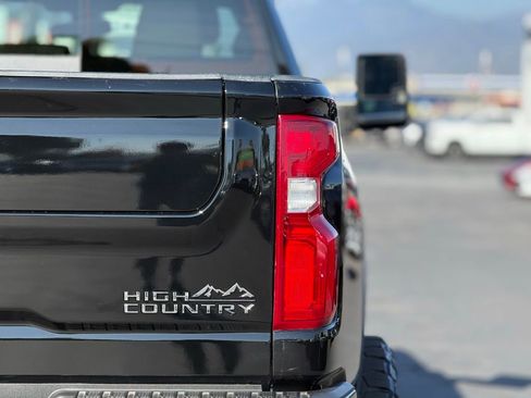 Used 2023 Chevrolet Silverado 2500 High Country w/ Safety Package II image 10
