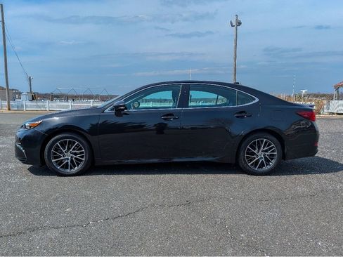 Used 2017 Lexus ES 350 w/ Luxury Package FWD image 8