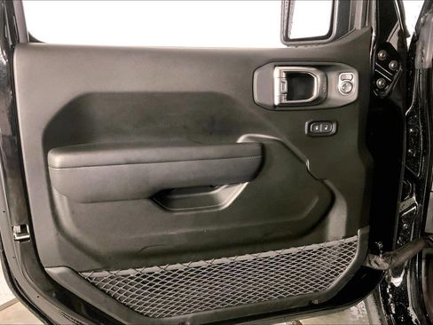 Used 2025 Jeep Wrangler Unlimited Rubicon 4xe w/ Convenience Group AWD/4WD image 24