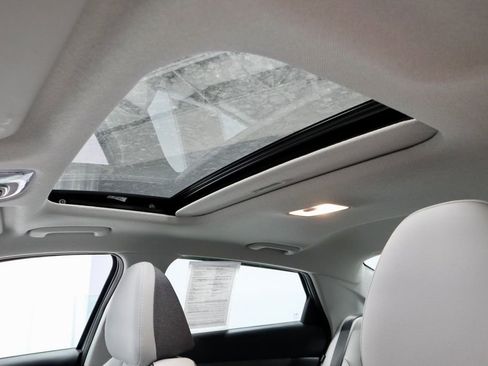 Certified 2025 Hyundai Elantra Limited w/ Cargo Package image 27