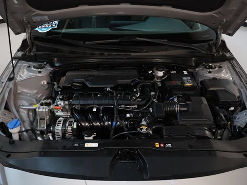 Used 2024 Hyundai Elantra SEL FWD image 30