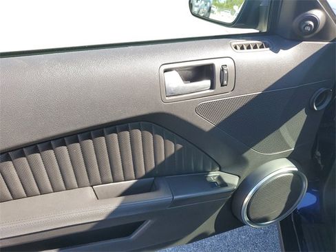 Used 2011 Ford Mustang Shelby GT500 w/ SVT Performance Pkg image 14