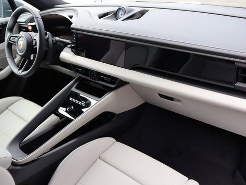New 2026 Porsche Macan 4S Electric AWD/4WD image 26