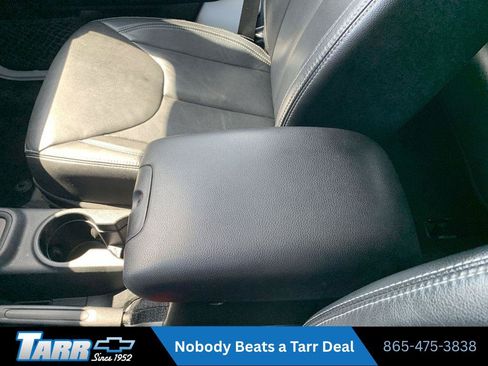 Used 2018 Jeep Wrangler Unlimited Rubicon w/ Connectivity Group AWD/4WD image 19