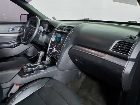 Used 2018 Ford Explorer Sport w/ Equipment Group 401A AWD/4WD image 41