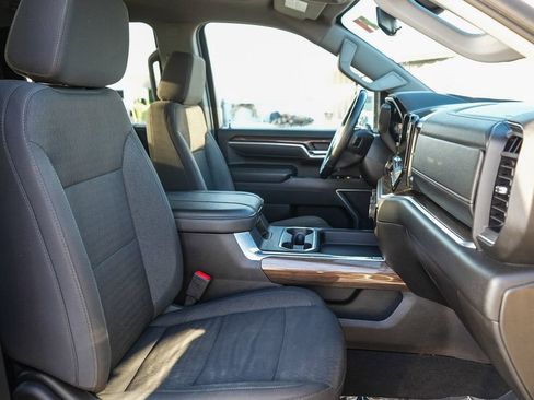 Used 2025 Chevrolet Silverado 2500 LT w/ Convenience Package image 16