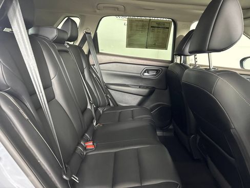 Used 2023 Nissan Rogue SL AWD/4WD image 29