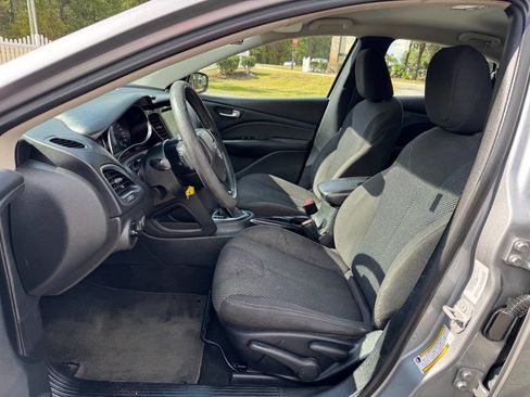 Used 2015 Dodge Dart SXT image 10