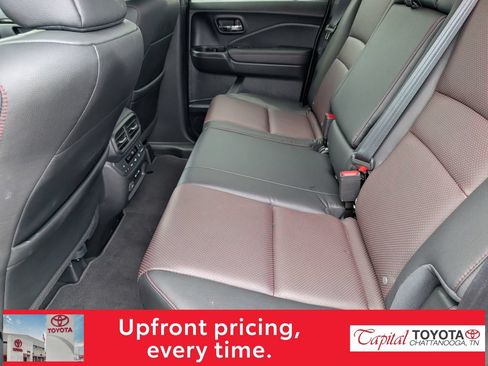 Used 2025 Honda Ridgeline Black Edition image 11