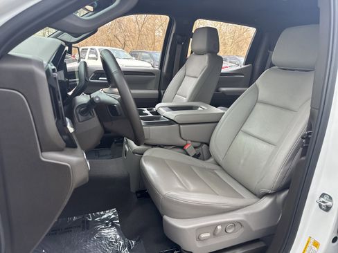 Used 2025 GMC Sierra 1500 SLT image 5