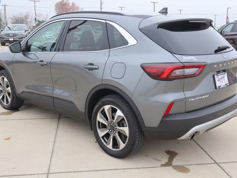 Used 2025 Ford Escape Platinum w/ Premium Technology Package image 7