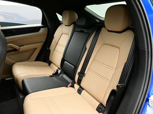 Certified 2025 Porsche Cayenne S AWD/4WD image 14