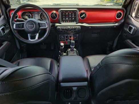 Used 2023 Jeep Wrangler Unlimited Rubicon w/ Cold Weather Group AWD/4WD image 10