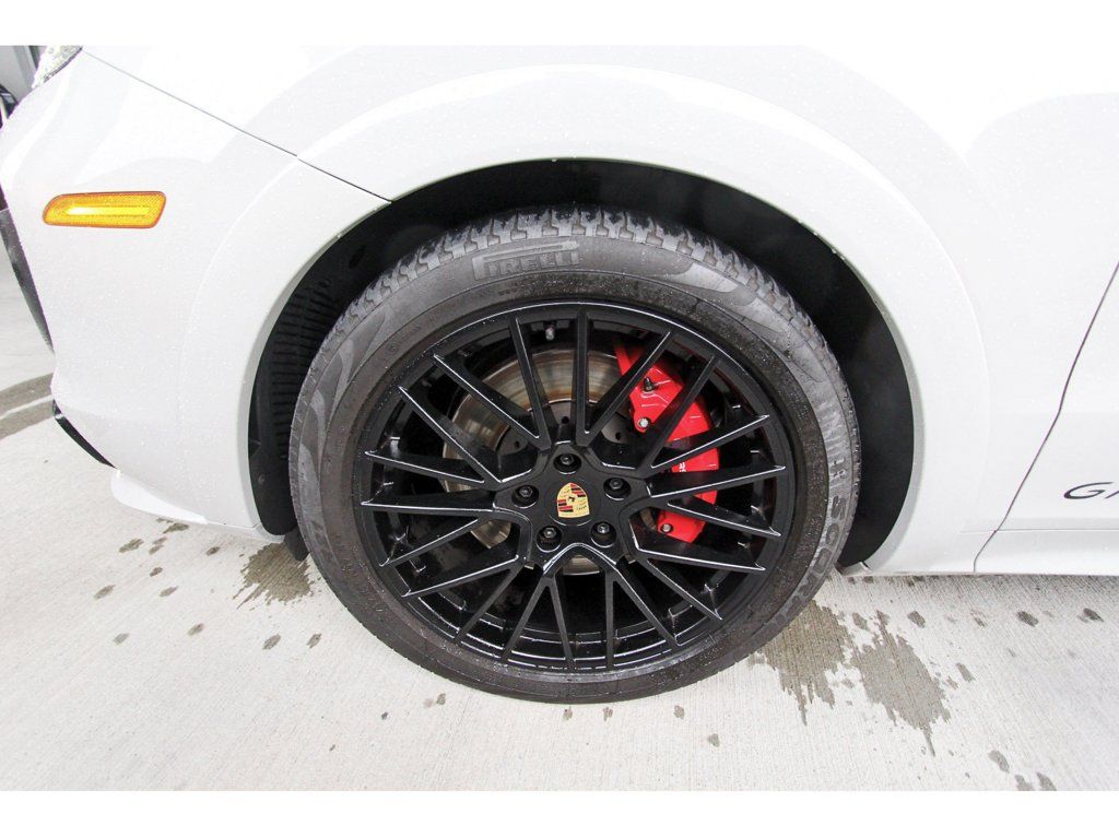 Used 2023 Porsche Cayenne GTS AWD/4WD image 29