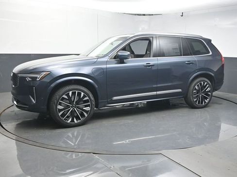 New 2026 Volvo XC90 T8 Ultra w/ Protection Package Premier AWD/4WD image 4