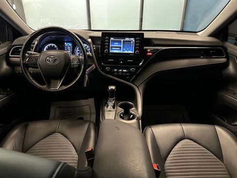 Used 2021 Toyota Camry SE FWD image 9