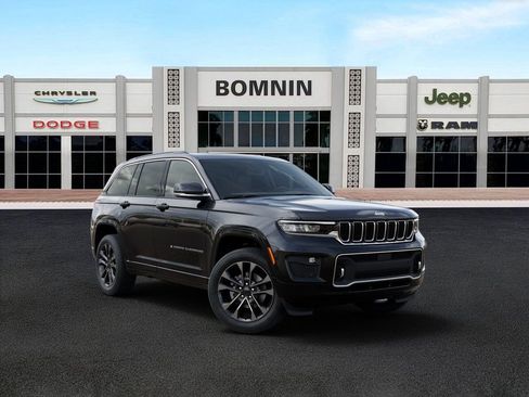 New 2025 Jeep Grand Cherokee Overland w/ Luxury Tech Group IV AWD/4WD image 5