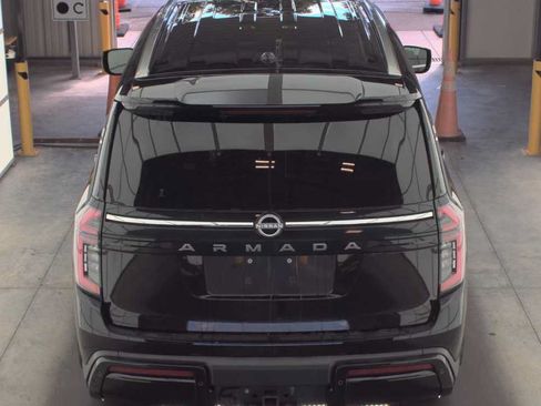 Used 2025 Nissan Armada SV AWD/4WD image 5
