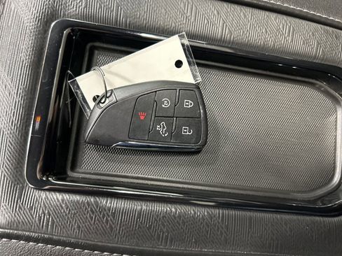 Used 2022 GMC Sierra 1500 AT4X image 25