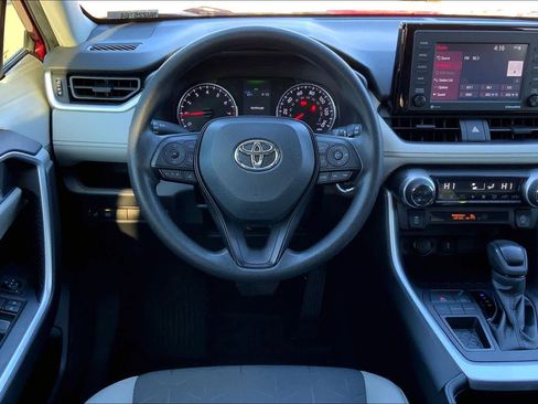 Used 2022 Toyota RAV4 XLE image 6