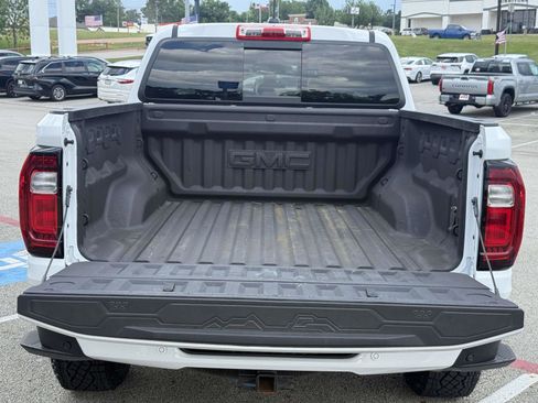 Used 2024 GMC Canyon AT4 w/ AT4 Premium Package AWD/4WD image 6