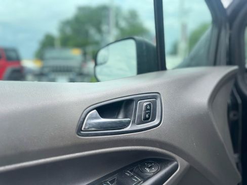 Used 2019 Ford Transit Connect XLT FWD image 25