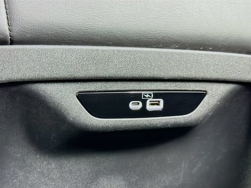 Used 2022 Chrysler Pacifica Limited w/ S Appearance Package FWD image 23