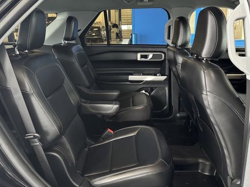 Used 2023 Ford Explorer XLT w/ Equipment Group 202A image 17