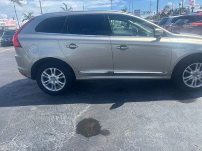 Used 2016 Volvo XC60 T5 Premier w/ Proximity Package
