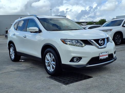 Used 2014 Nissan Rogue SV w/ SV Premium Package FWD image 2
