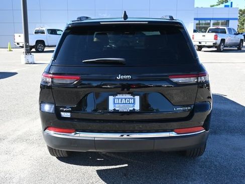 Used 2023 Jeep Grand Cherokee Limited image 4