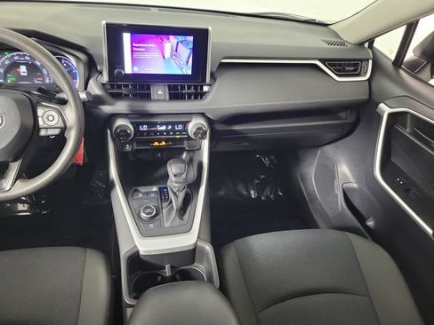 Used 2024 Toyota RAV4 LE AWD/4WD image 17