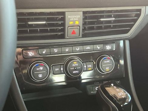 Certified 2023 Volkswagen Jetta SE image 20