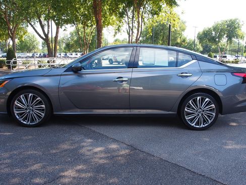 Used 2024 Nissan Altima 2.5 SL AWD/4WD image 4