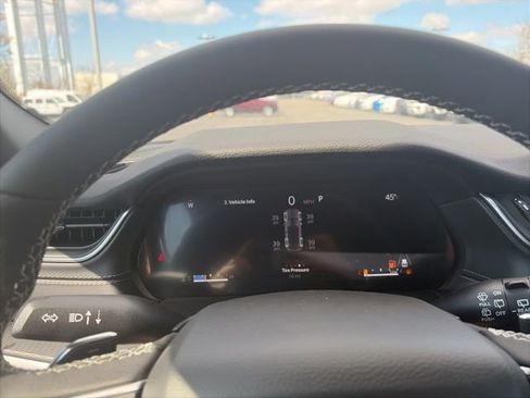 New 2025 Jeep Grand Cherokee Altitude image 17