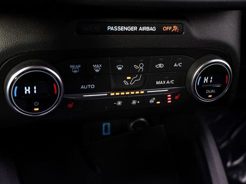 Used 2020 Ford Escape Titanium image 33