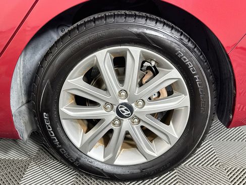 Used 2016 Hyundai Elantra SE w/ Option Group 02 FWD image 32