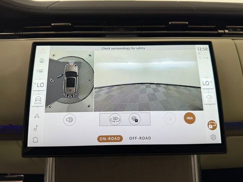 Used 2025 Land Rover Range Rover Long Wheelbase SE AWD/4WD image 24