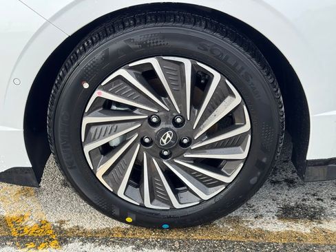 New 2026 Hyundai Sonata Limited image 9